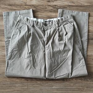 EUC Men's Dockers D3 Pleated Khaki Pants